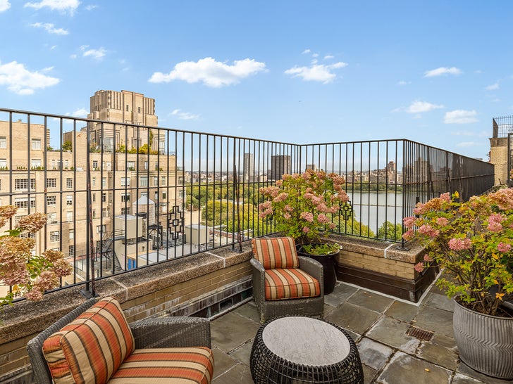 0407-Meredith-Vieira-Townhouse-SUB-2