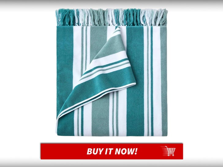 Laguna-Beach-Textiel-Co-Striped-Cabana-Strandhanddoek-Memorial-Day-Prep-MAIN