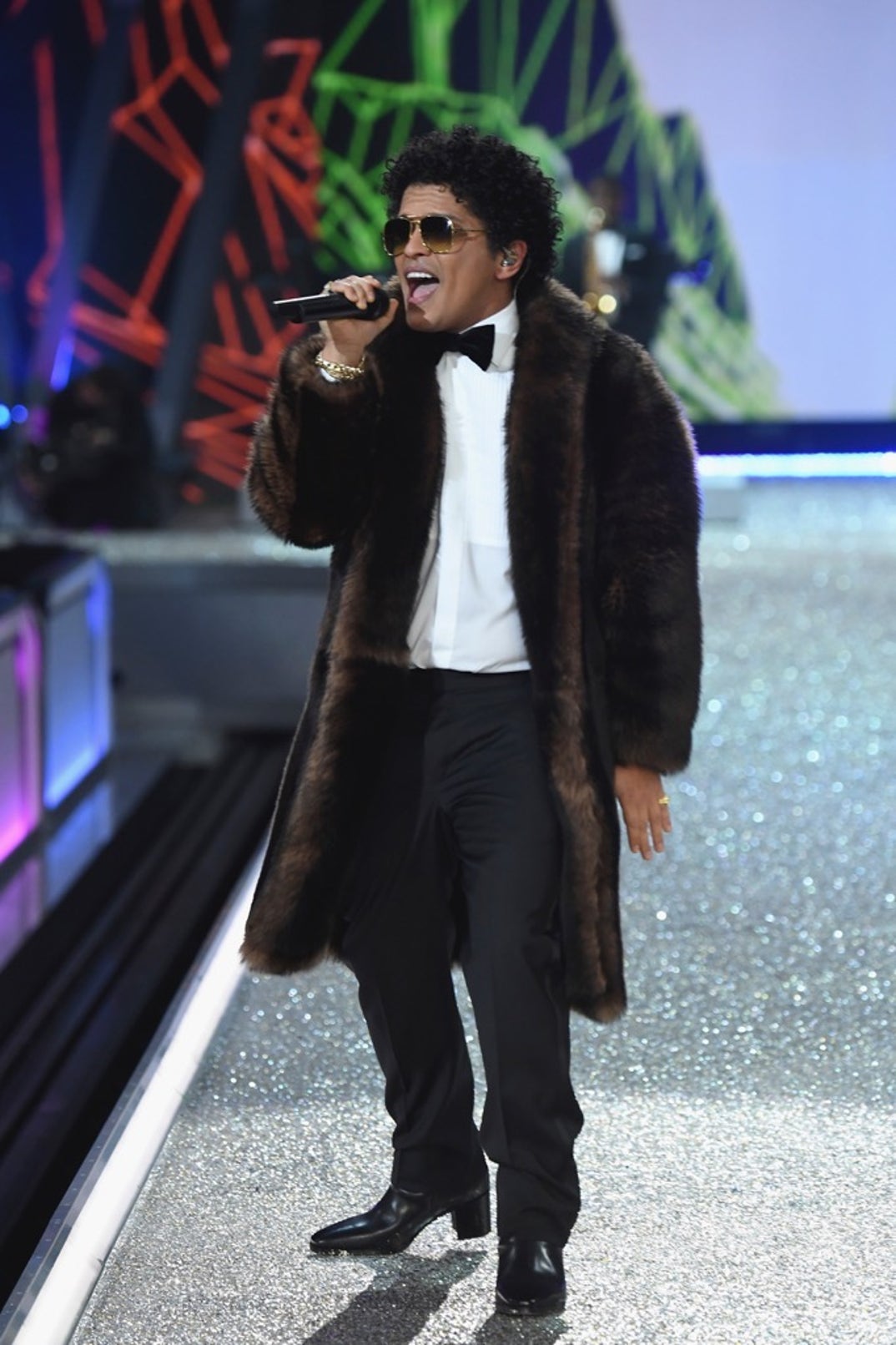 bruno mars perfomance photos-12