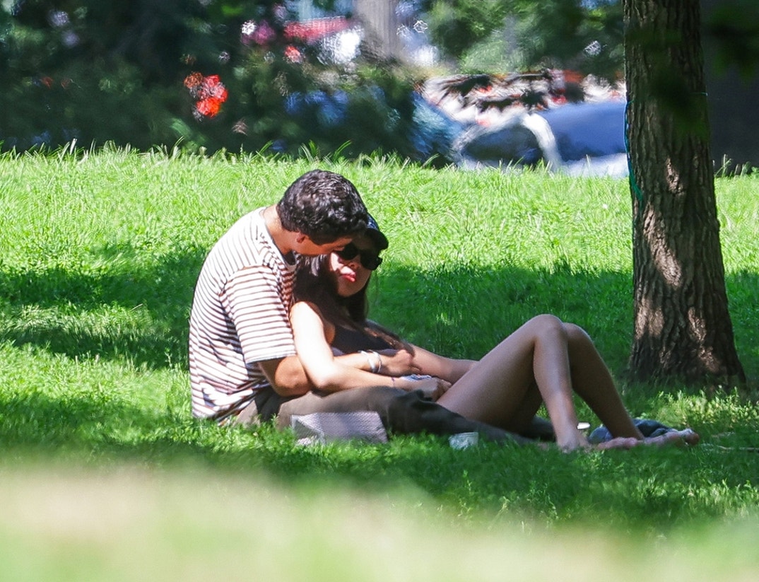 Olivia Rodrigo Park PDA 6