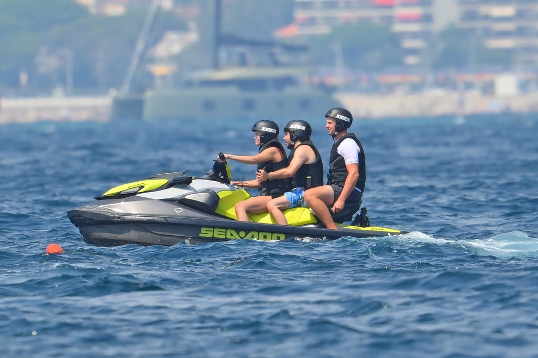 Selena Gomez Benny Blanco Yacht 7