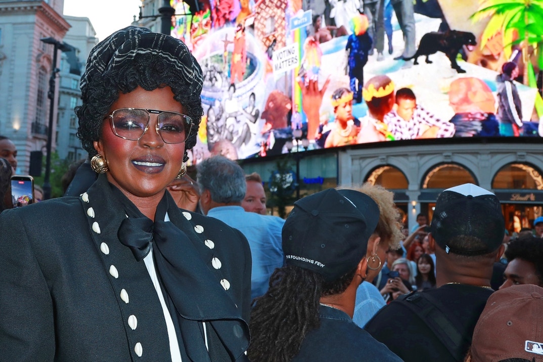 Laurynn Hill Signing 4