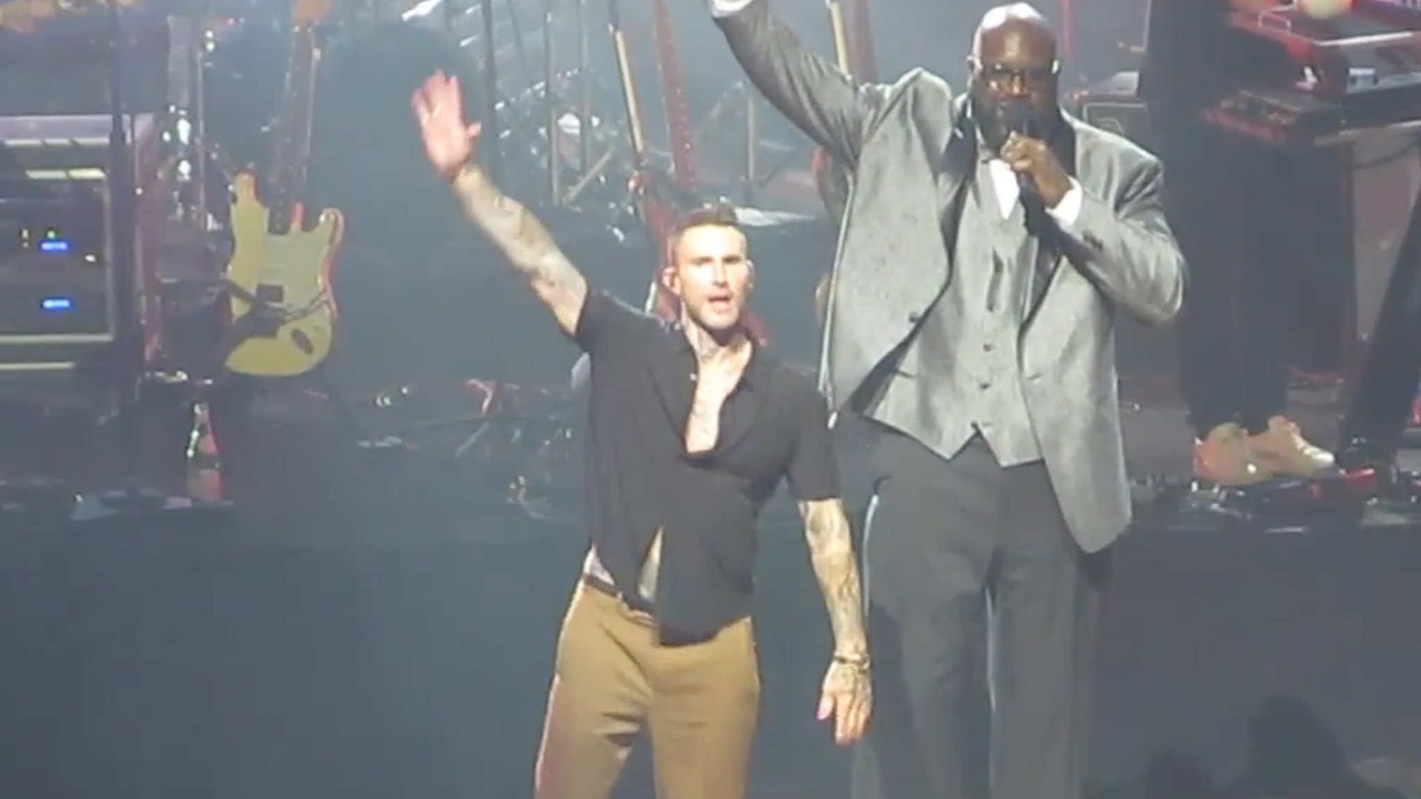 Adam Levine Performs For First Time Since Cheating Scandal at Shaq’s Fundraiser