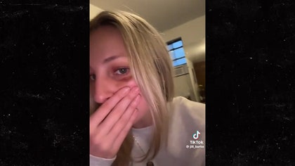 032724_girls_punched_nyc_sub-kal