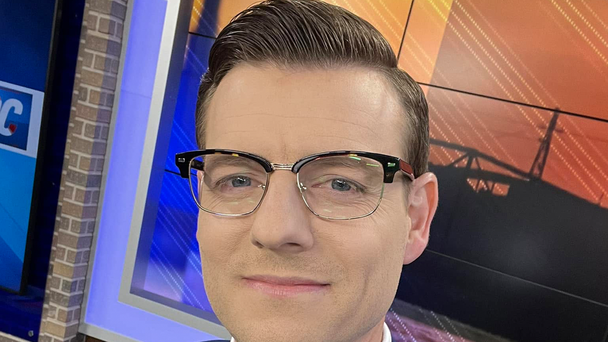 Iowa News Anchor Insists He Didn't Quit On-Air During Viral Goodbye
