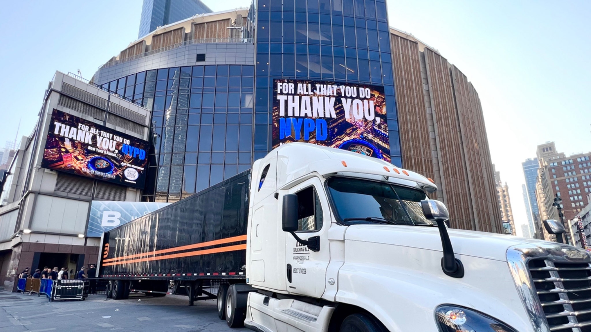 OMG! Taylor Swift & Travis Kelce Wedding Prep at MSG?!