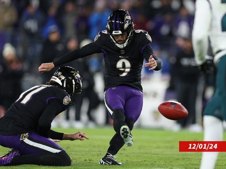 Justin-Tucker-sub-Gate-3