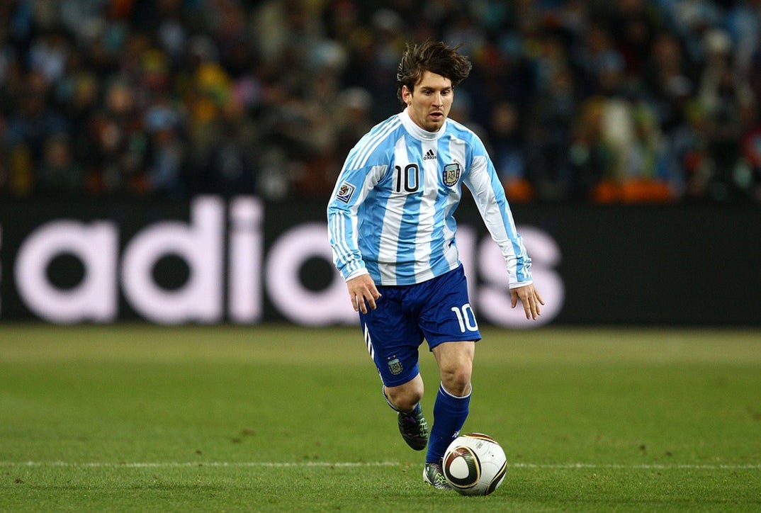Lionel Messi On The Field Photos 2