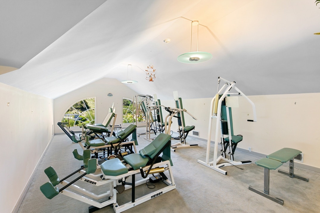 Richard Simmons Home Sale 32