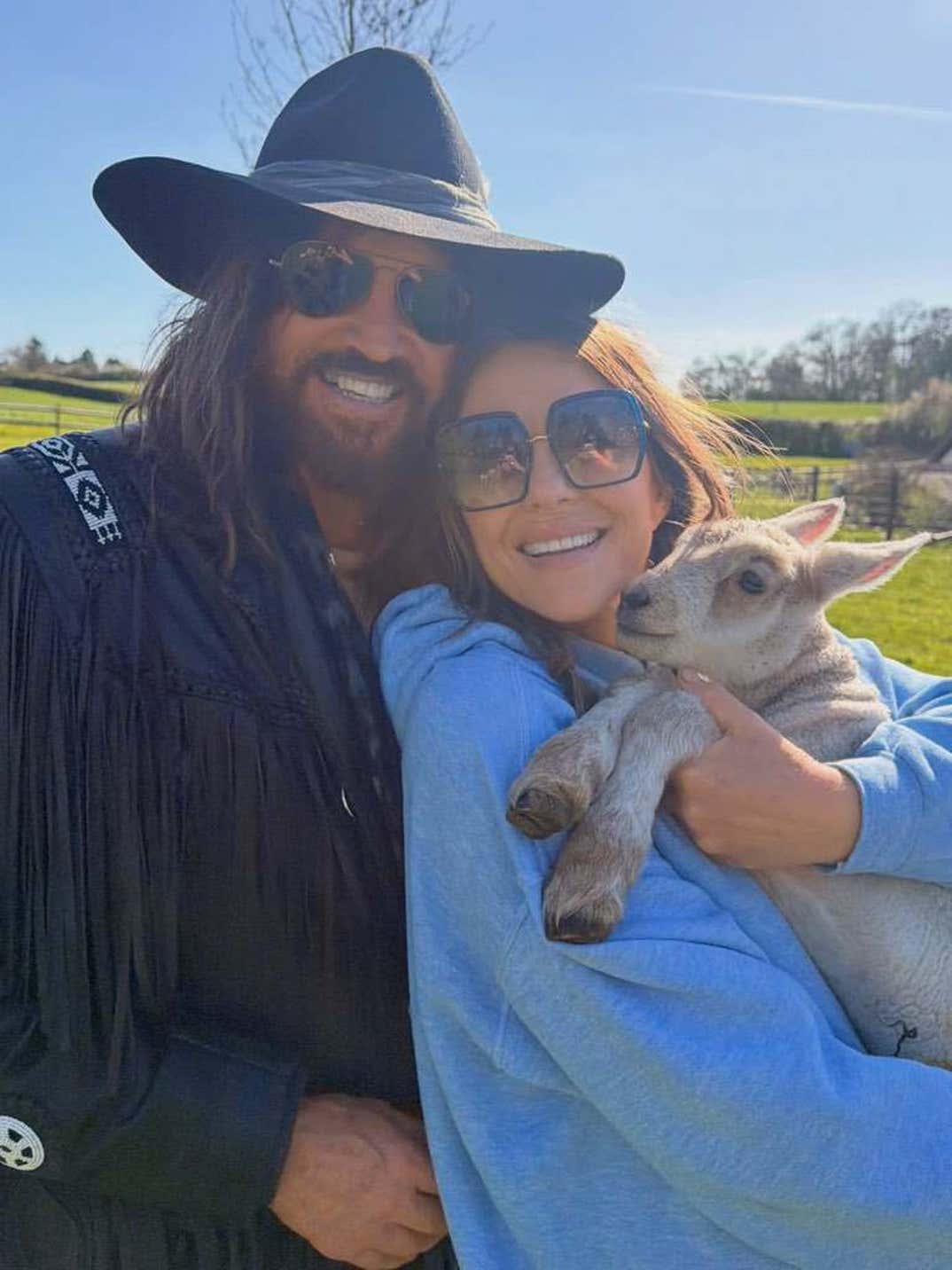Billy Ray Cyrus Elizabeth Hurley 5