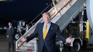 070926 trump air force one primary