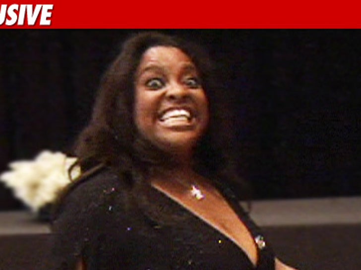 0816_sherri_shepard_EX_TMZ_01