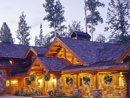 1223-ariana-grande-airbnb-02