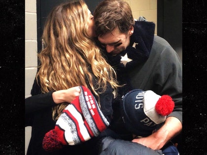 0205-tom-brady-gisele-son-lockeroom-sad-instagram-01