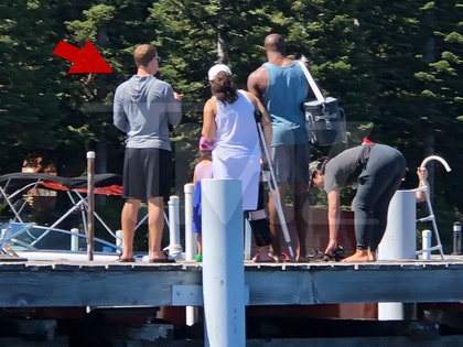 0825-mark-zuckerberg-boat-tmz-02