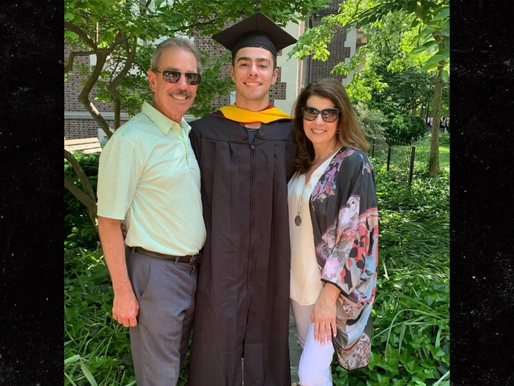 luigi mangione and his parents no credit 1