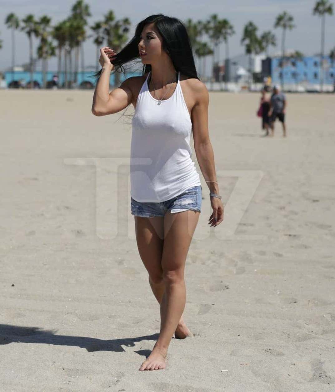 Lexi Vixi -- The Sandy Shots