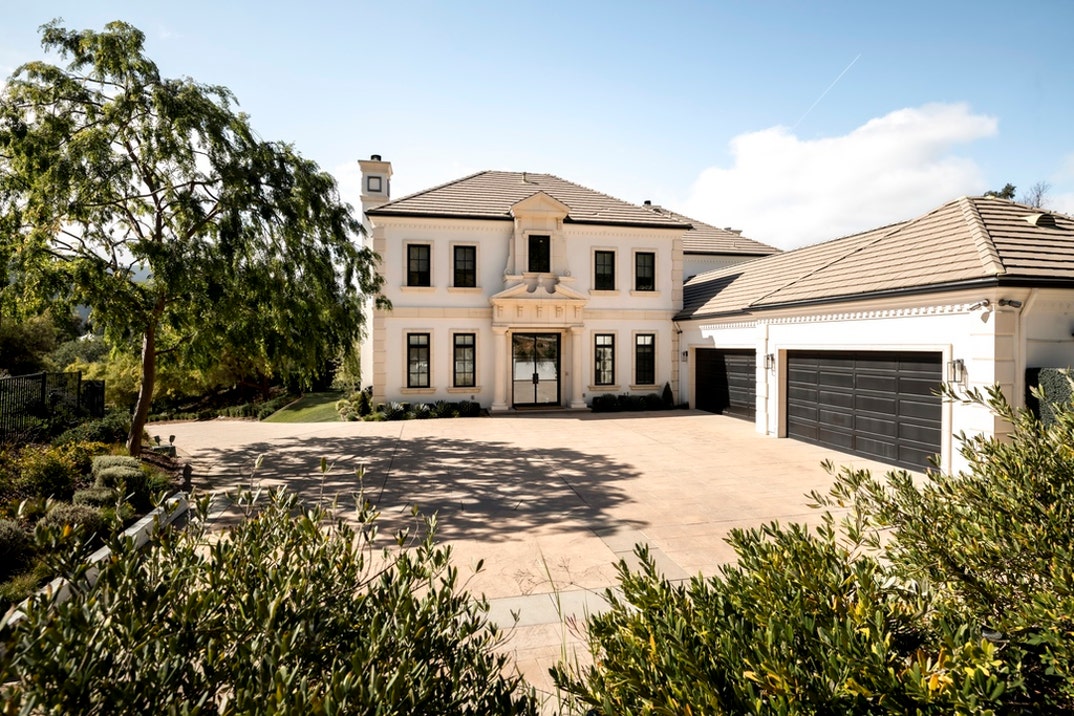 Paul Anka Relists Sherwood Estate 0