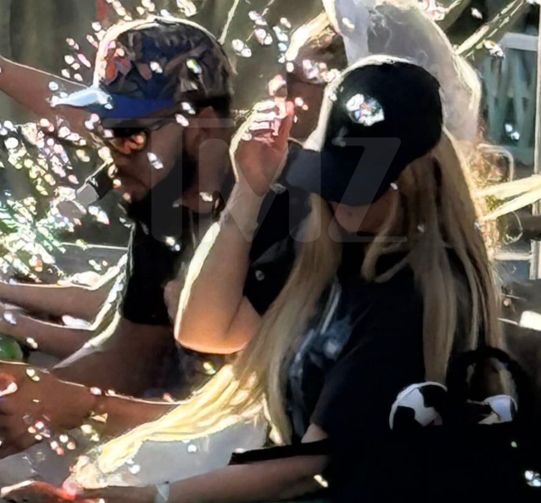 Jordyn Woods Disney Land 1