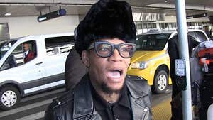 D.L. Hughley Says Listening to R. Kelly's Music Now is a 'Tough Call'