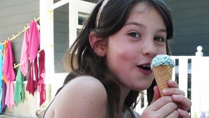 0406-Gracie-Abrams-Cute-Kids-hero