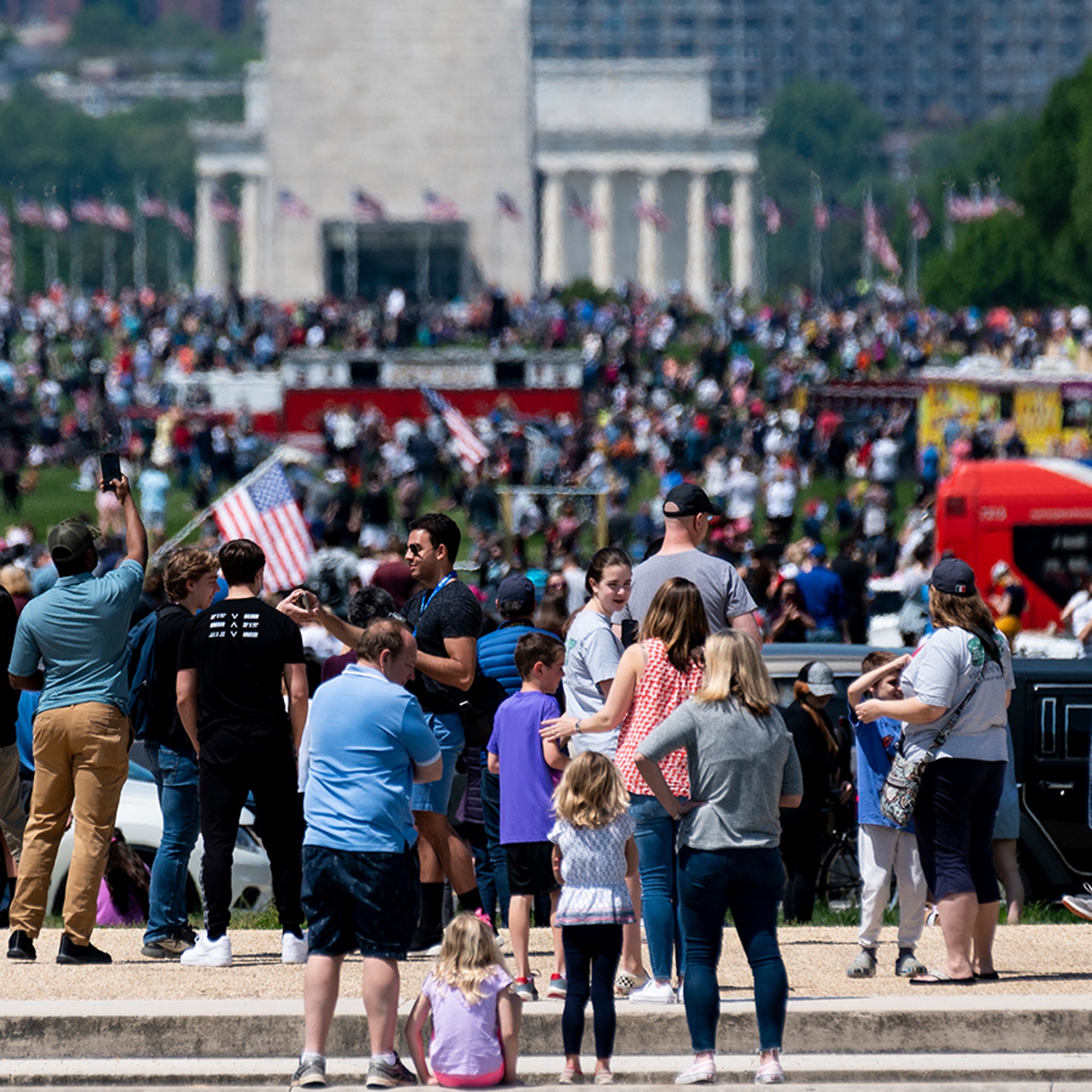 Crowds Gather at D.C.s National Mall, ATLs Piedmont Park for Blue Angels photo