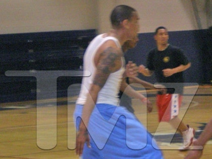 39506-0401_chrisbrown_bball_TMZ_wm_0006_P3310604_full