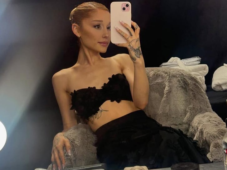 Ariana Grande's Sexy Photos