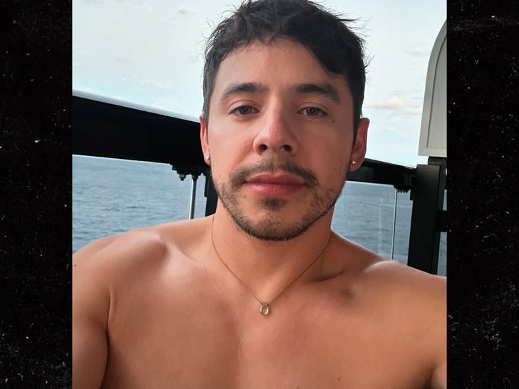 1210-David-Archuleta-Hot-Shots-PRIMARY