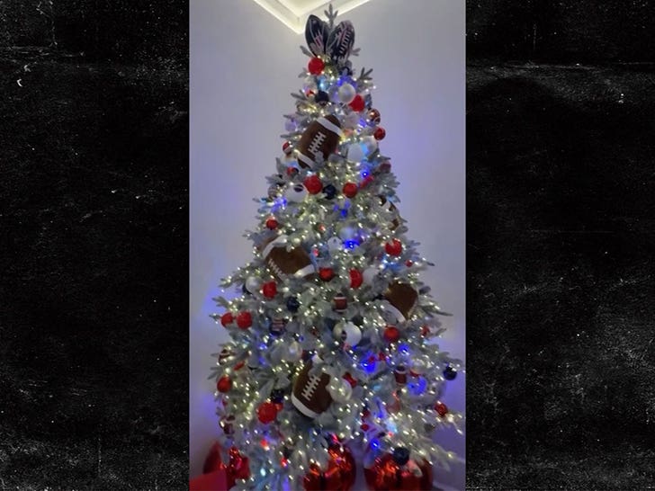 122525_cardi_b_patriots