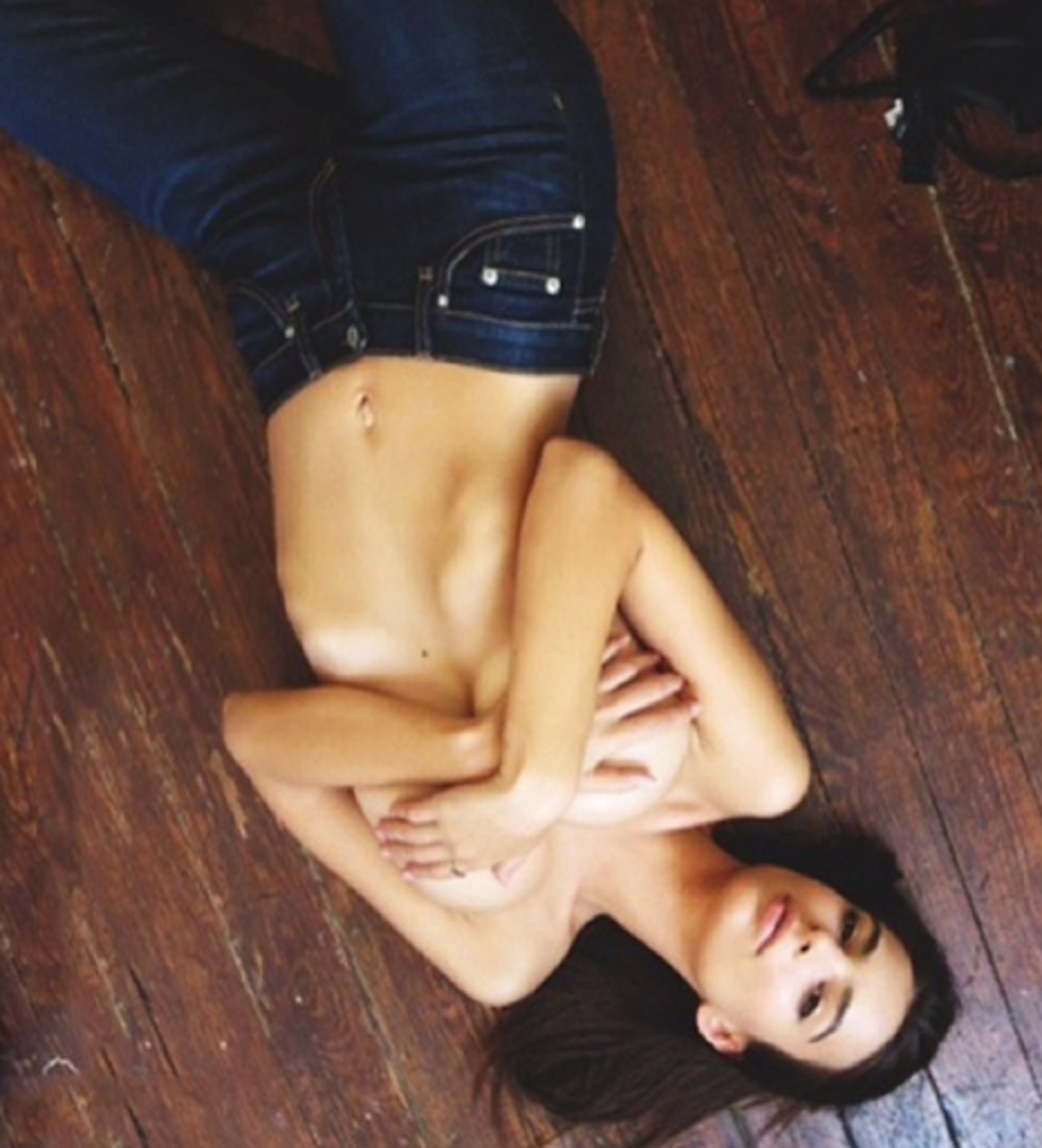 emily_ratajkowskis_topless_nsfw_photos19
