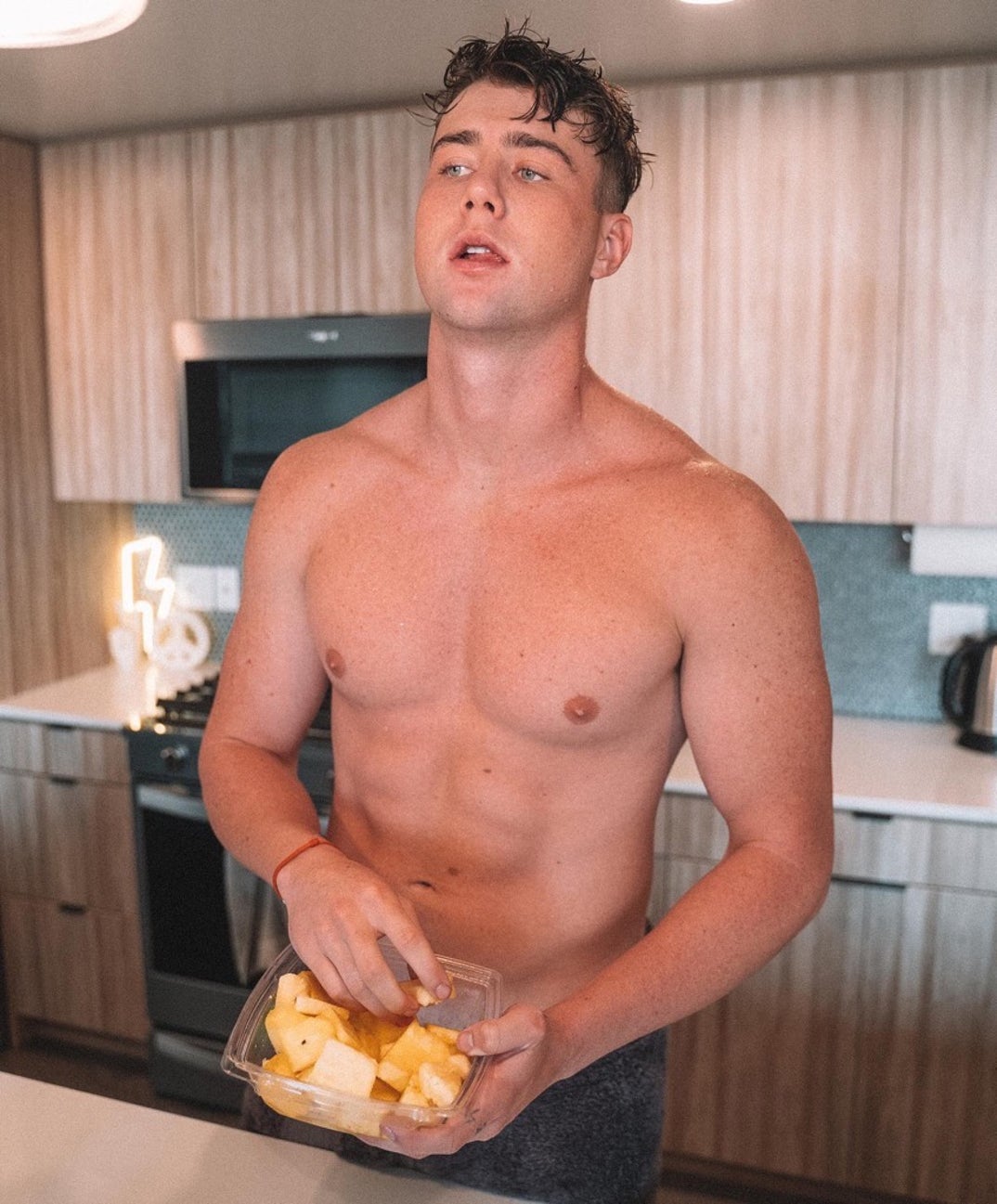 Harry Jowsey Hot Shots photos 5