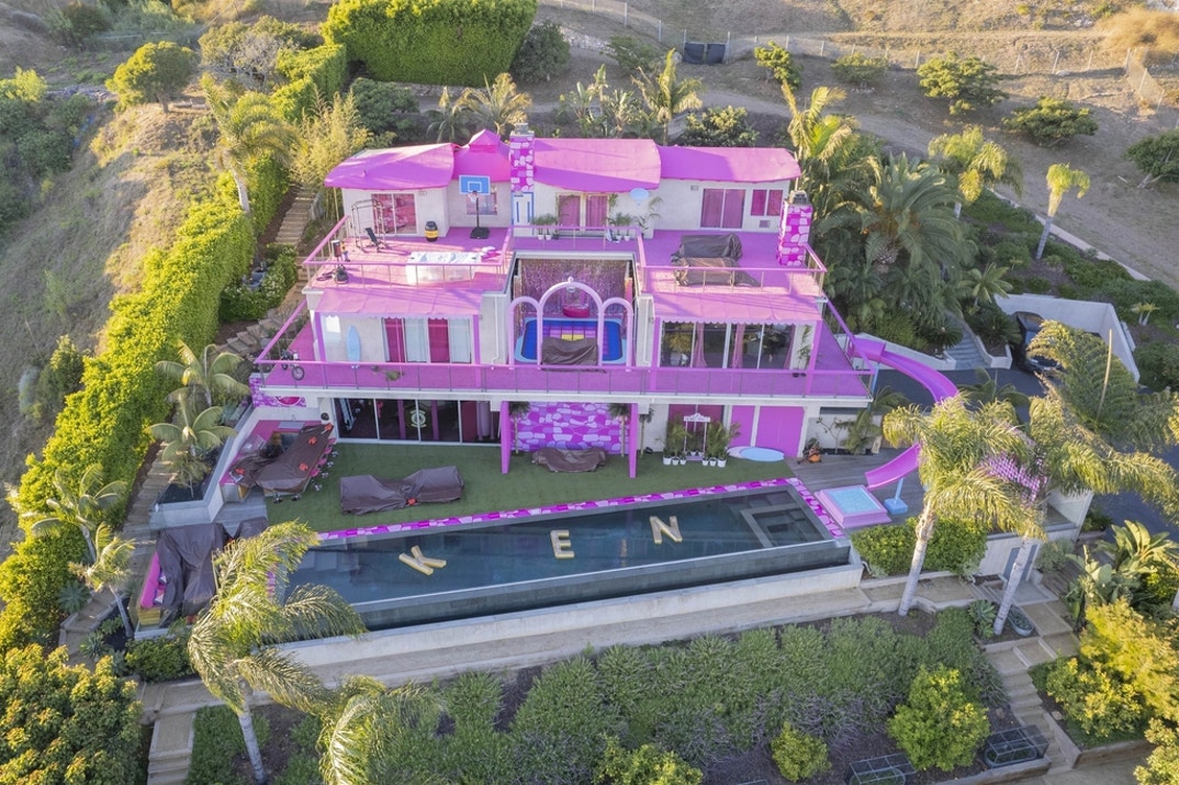 Barbie DreamHouse Tied To Movie Available On Airbnb – See The Photos –  Deadline