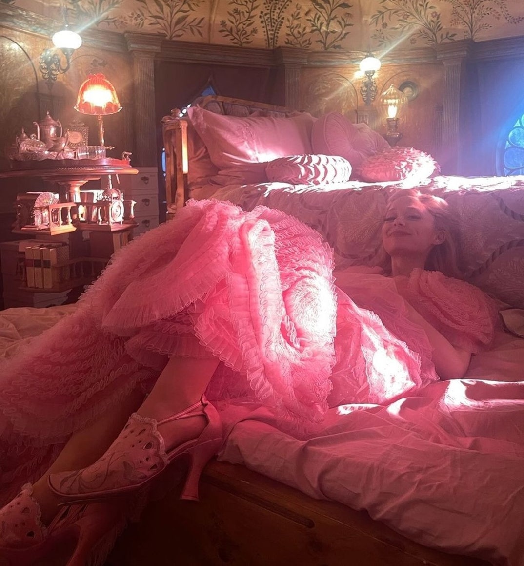 1122 'Wicked' Behind The Scenes 17