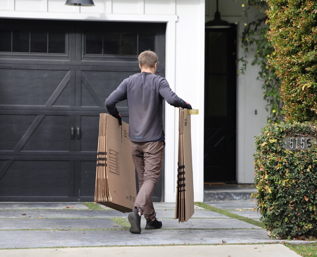 Ariana Madix Valley Village Moving 4