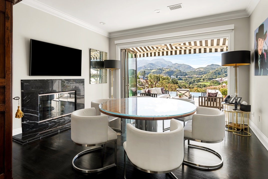 Paul Anka Relists Sherwood Estate 14