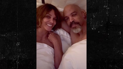 051225_halle_berry_kal