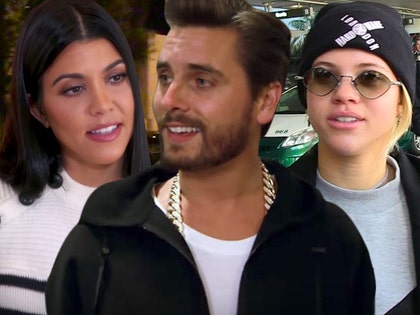 1006-kourtney-kardashian-scott-d-sofia-richie-tmz-e-news-05