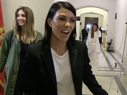 042418_kourtney_kardashian_primary