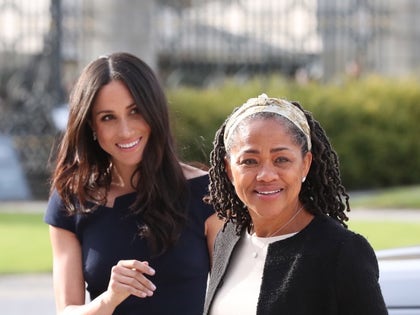 Meghan Markle Mom Arrive Royal Wedding photos-05