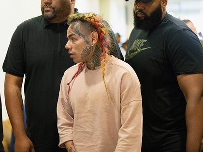 0822-Tekashi69-6ix9ine-court-clothes-photos-primary