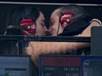 Pete Davidson and Chase Sui Wonders kissing