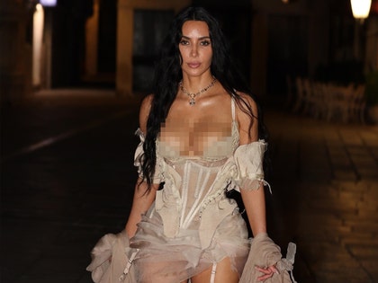 kim kardashian venice runway backgrid 1