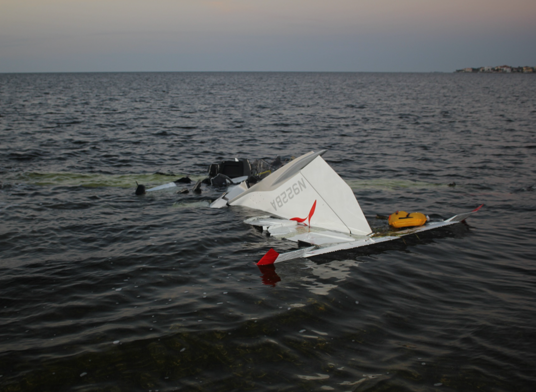 The plane crash of Roy Halladay - Icon A5 N922BA 