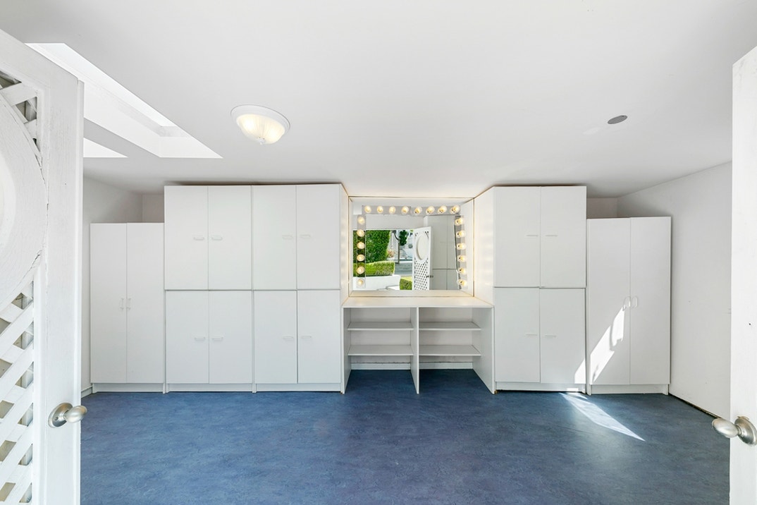 Richard Simmons Home Sale 17