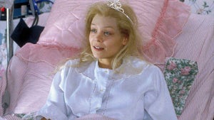 0316-Alexandra-Holden-Memba-Them-hero