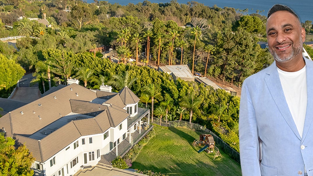 0924-Russell-Peters-Malibu-Home-PRIMARY