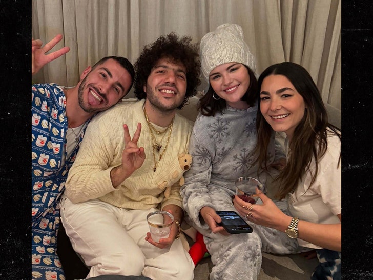 Benny Blanco dan Selena Gomez di Hanukkah