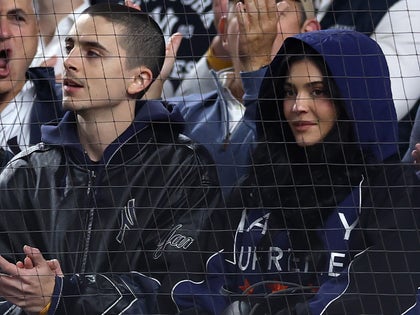 1009-Kylie-Jenner-Timothee-Chalamet-Yankees-Game-SUB