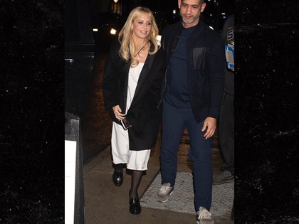 Sarah-Michelle-Gellar-backgrid-1